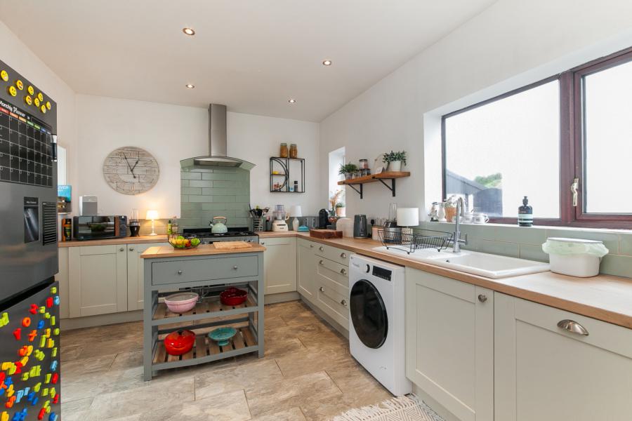 9 Cooldarragh Park North