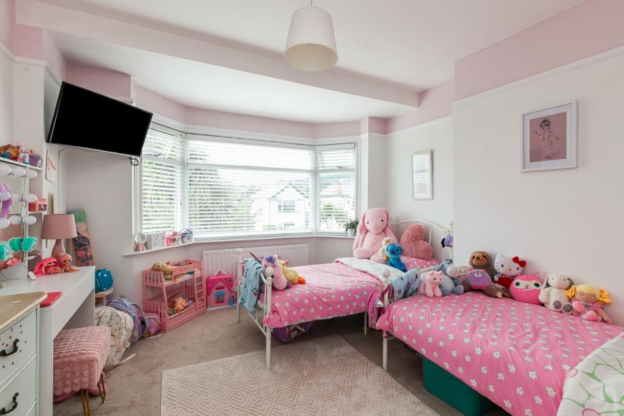 9 Cooldarragh Park North