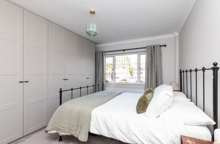 36 Strathmore Park North