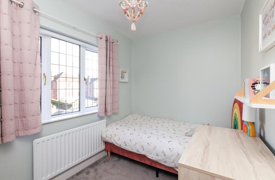 36 Strathmore Park North