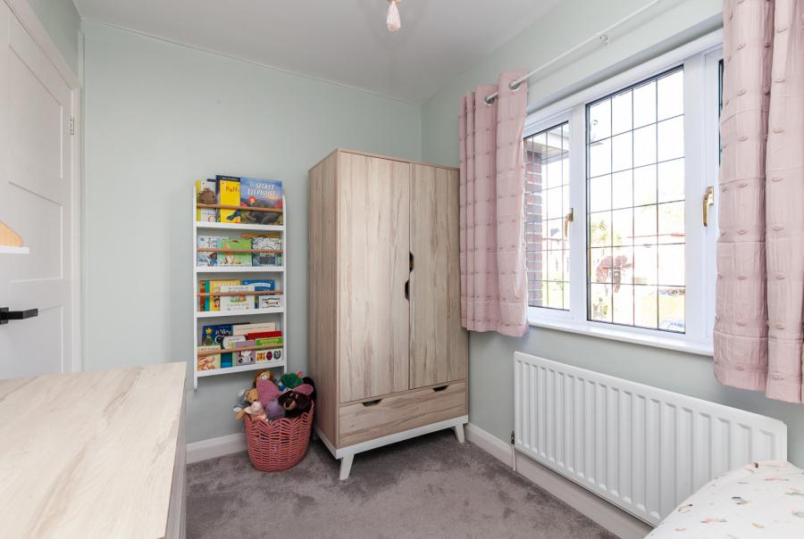 36 Strathmore Park North