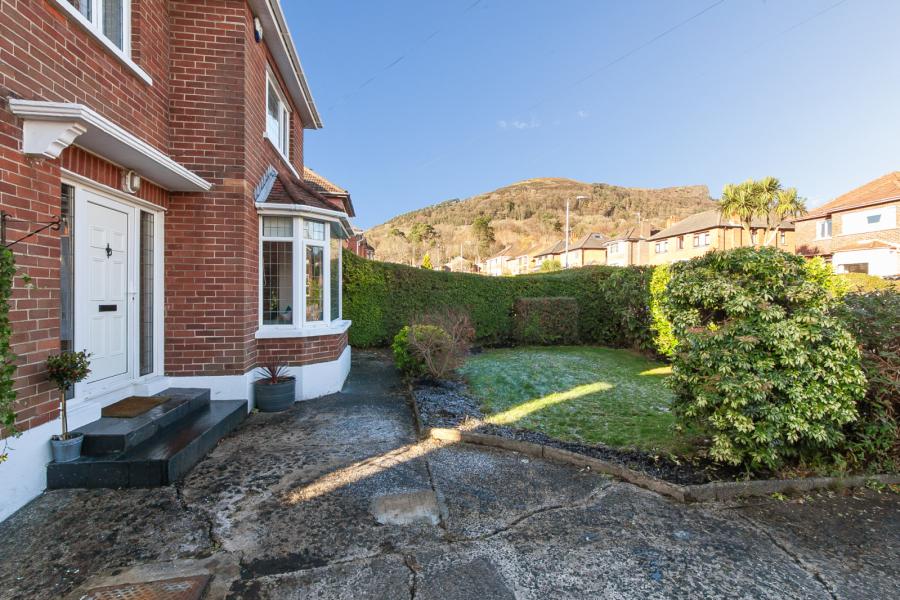 36 Strathmore Park North