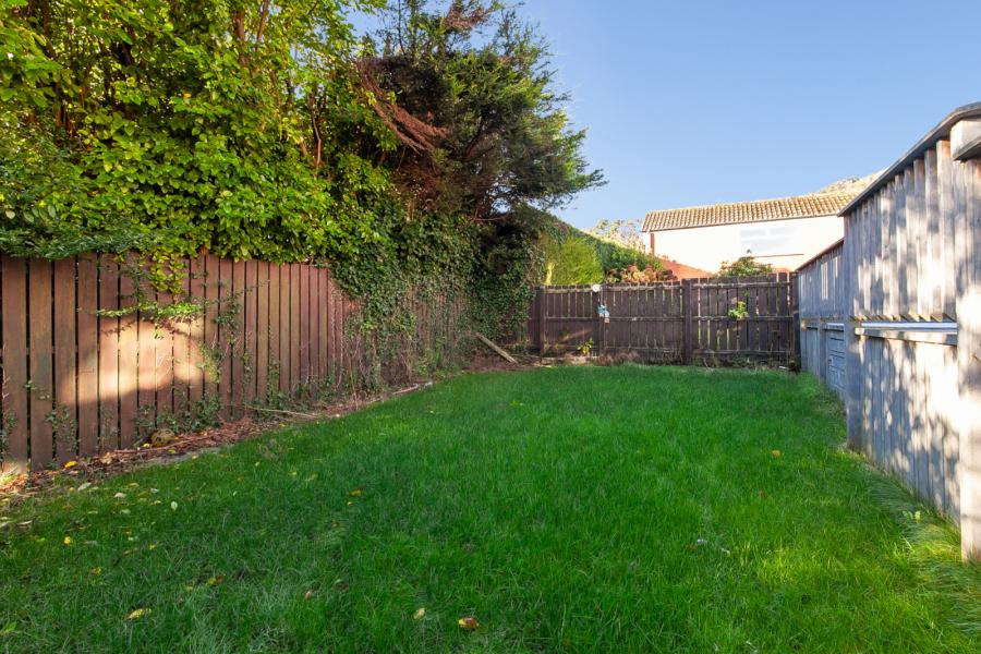 36 Strathmore Park North