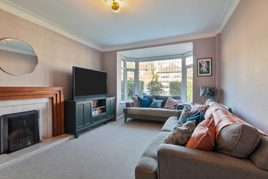 36 Strathmore Park North