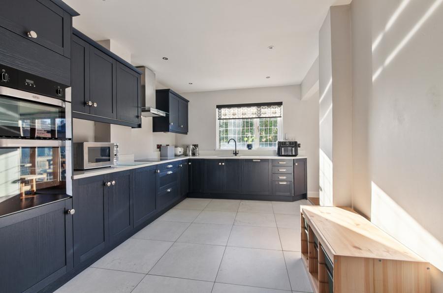 36 Strathmore Park North