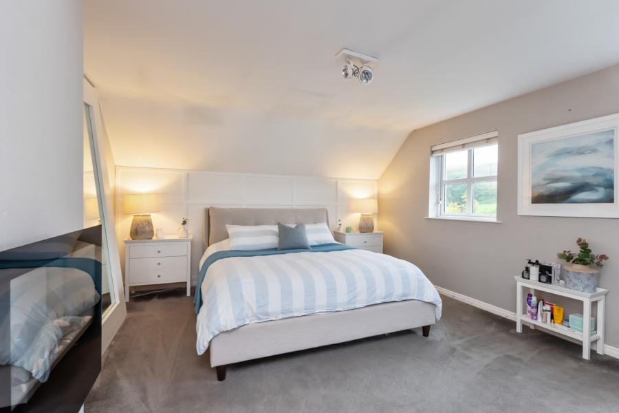 3 Brackens View