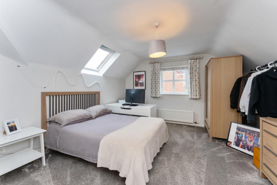 3 Brackens View