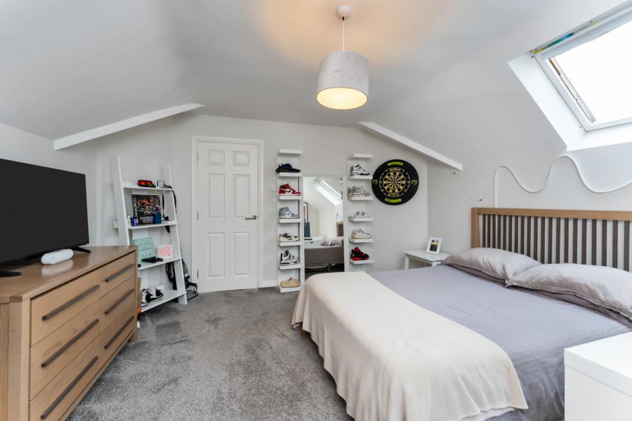 3 Brackens View