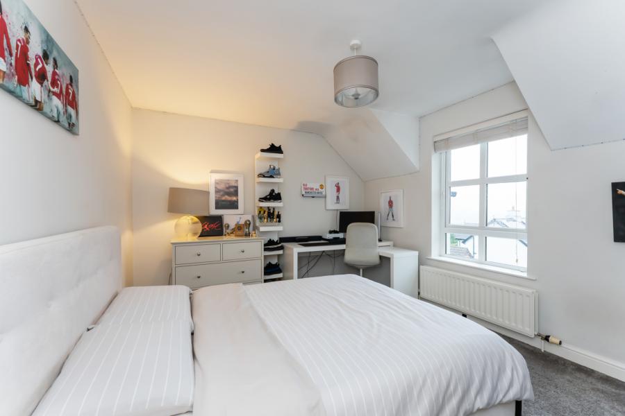 3 Brackens View