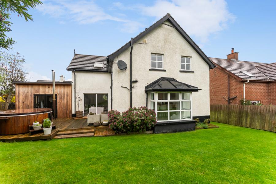 3 Brackens View