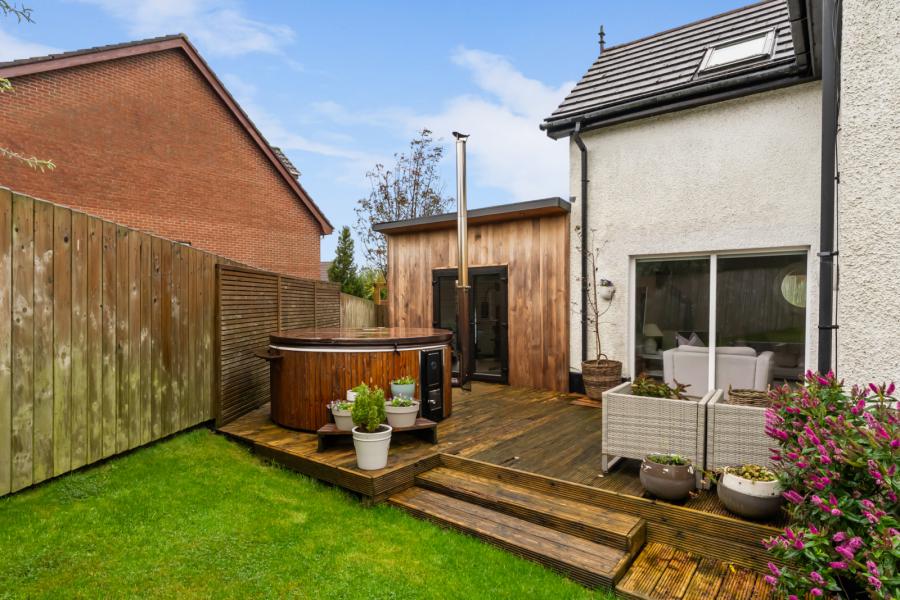 3 Brackens View