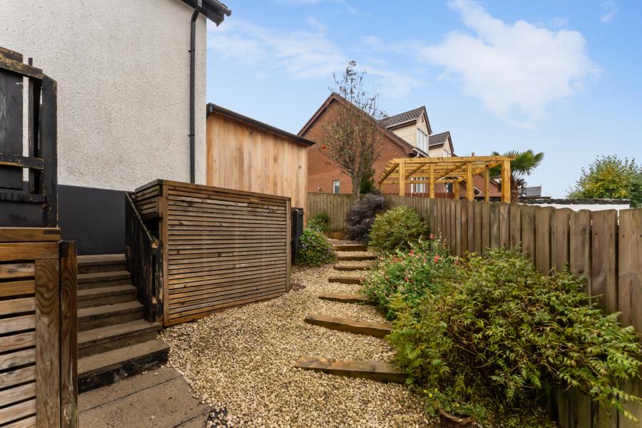 3 Brackens View