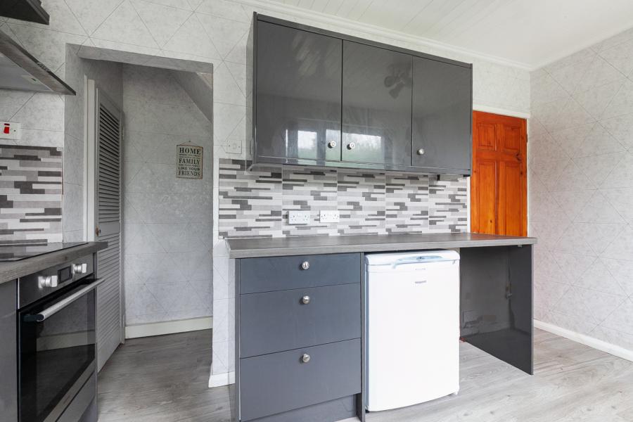 17 Hoylake Park