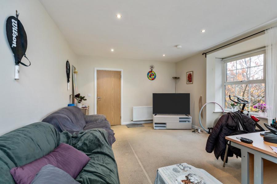 45 Tobar-Glen Crescent