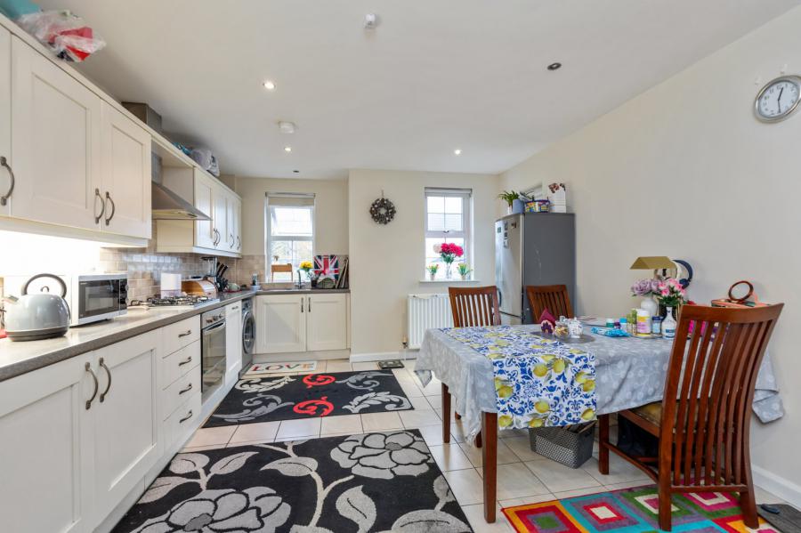 45 Tobar-Glen Crescent