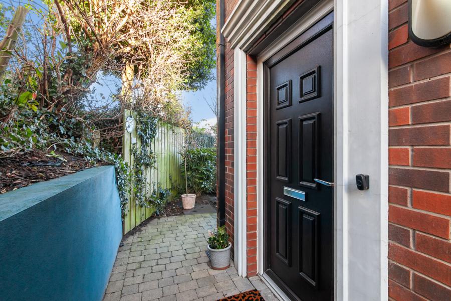 23 Donegall Park Avenue