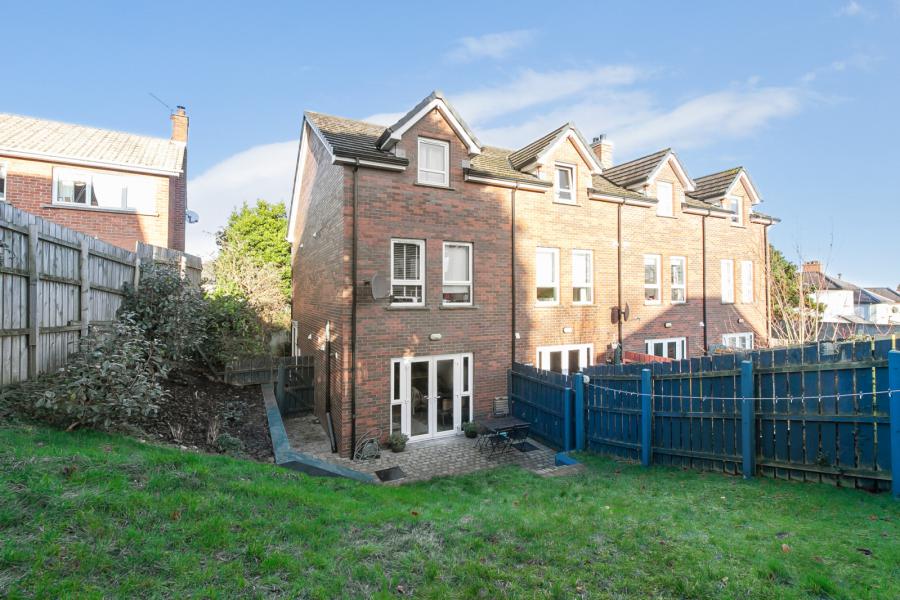 23 Donegall Park Avenue