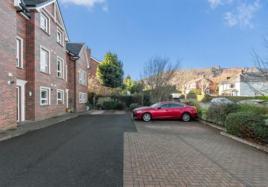 23 Donegall Park Avenue