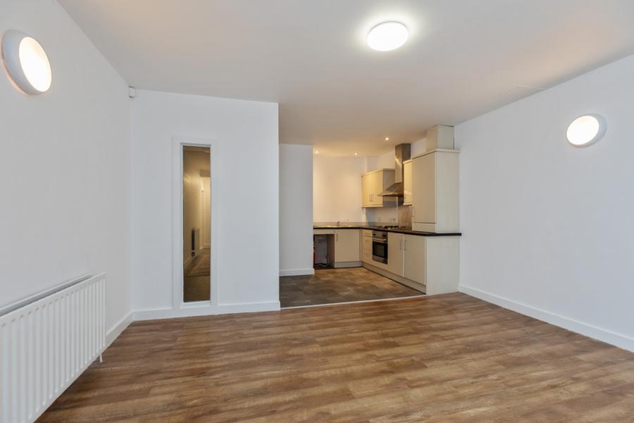 Apartment 2, 8 Cliftonville Avenue