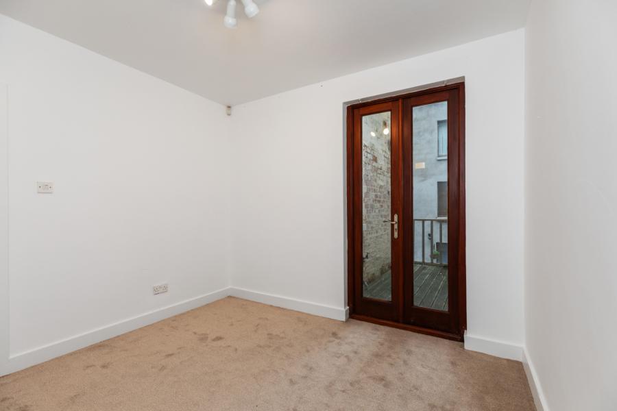 Apartment 2, 8 Cliftonville Avenue