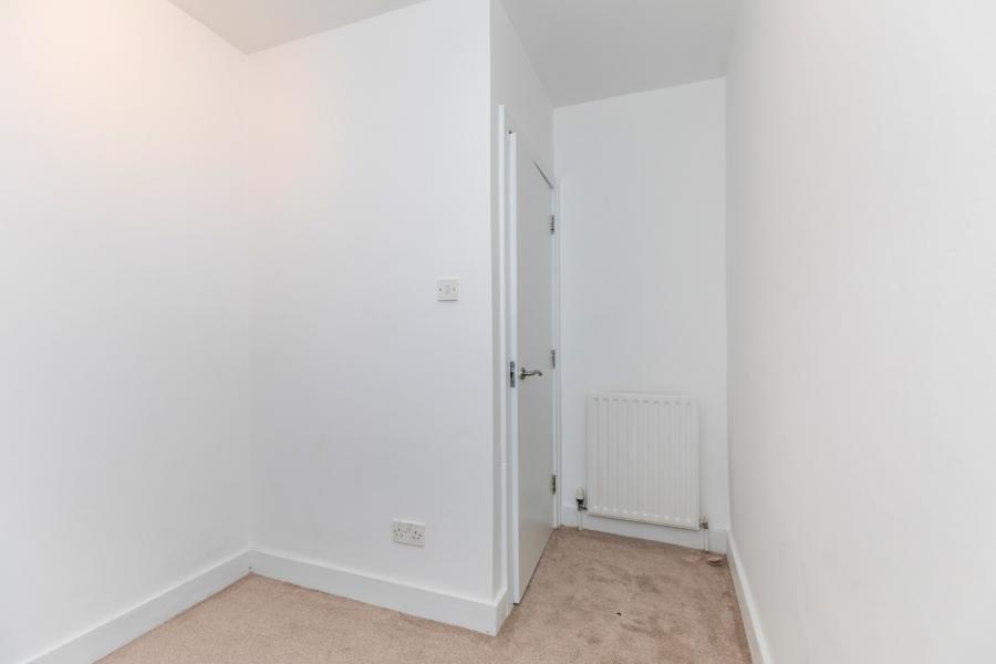 Apartment 2, 8 Cliftonville Avenue