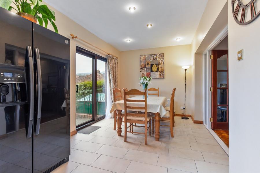 32 Sunningdale Park North