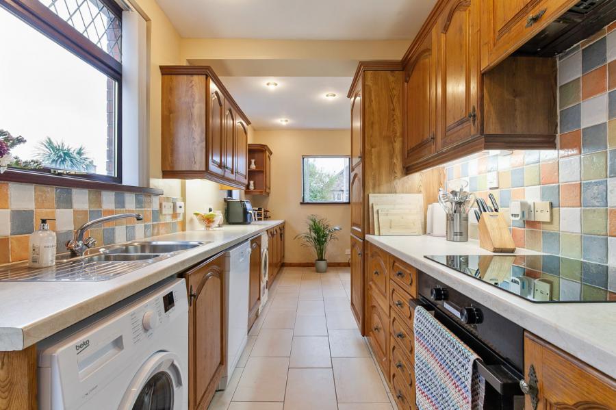 32 Sunningdale Park North