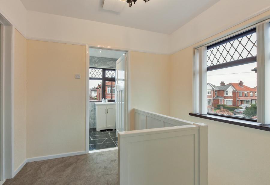 32 Sunningdale Park North