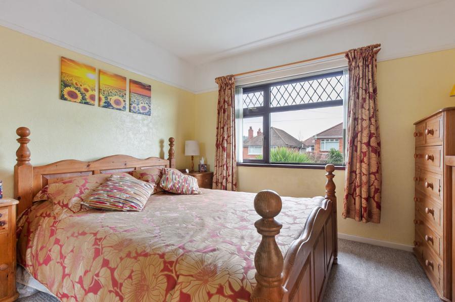 32 Sunningdale Park North