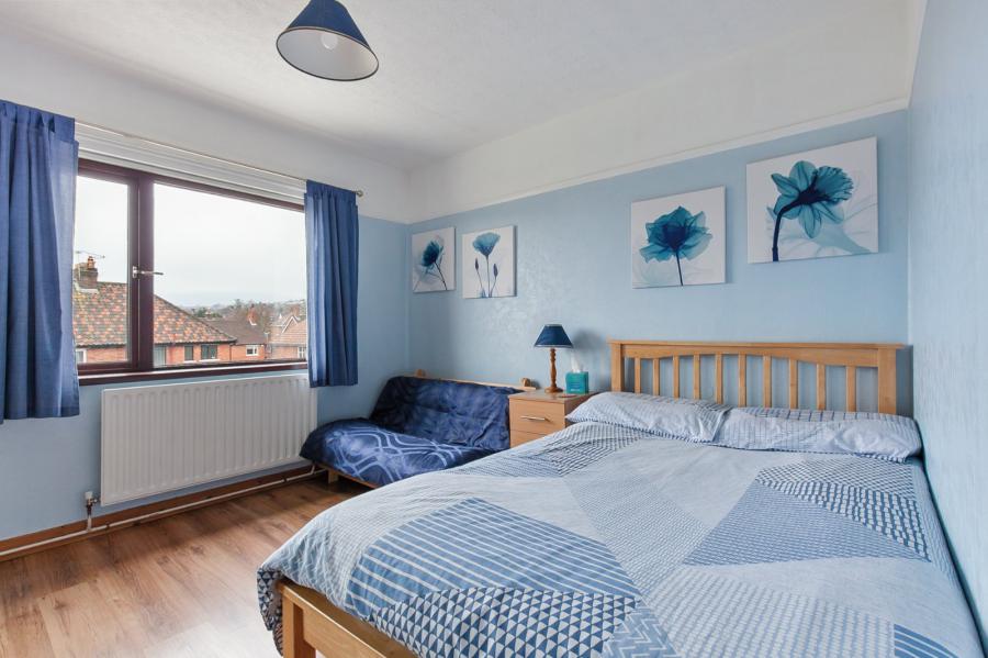 32 Sunningdale Park North