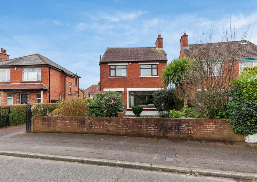 32 Sunningdale Park North