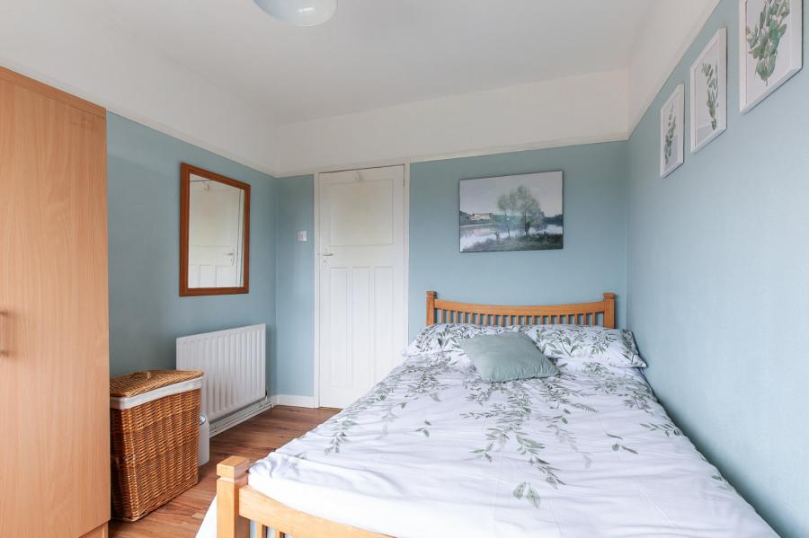 32 Sunningdale Park North