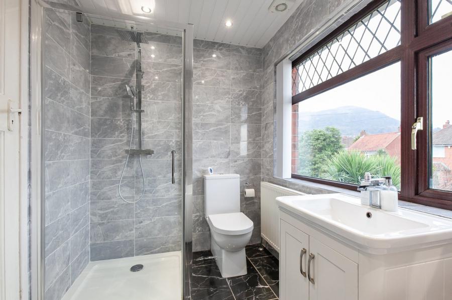 32 Sunningdale Park North