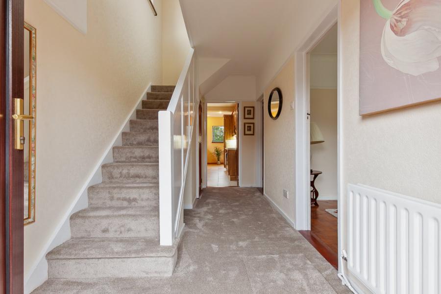 32 Sunningdale Park North