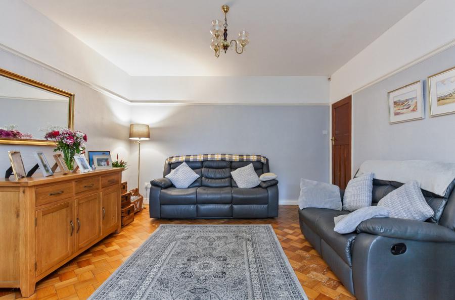 32 Sunningdale Park North