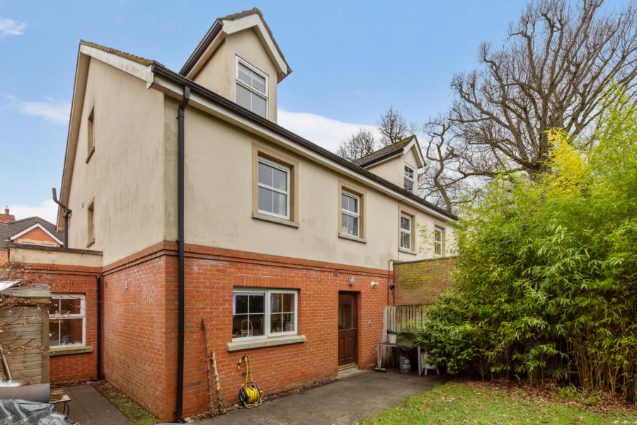 30 Fortwilliam Demesne