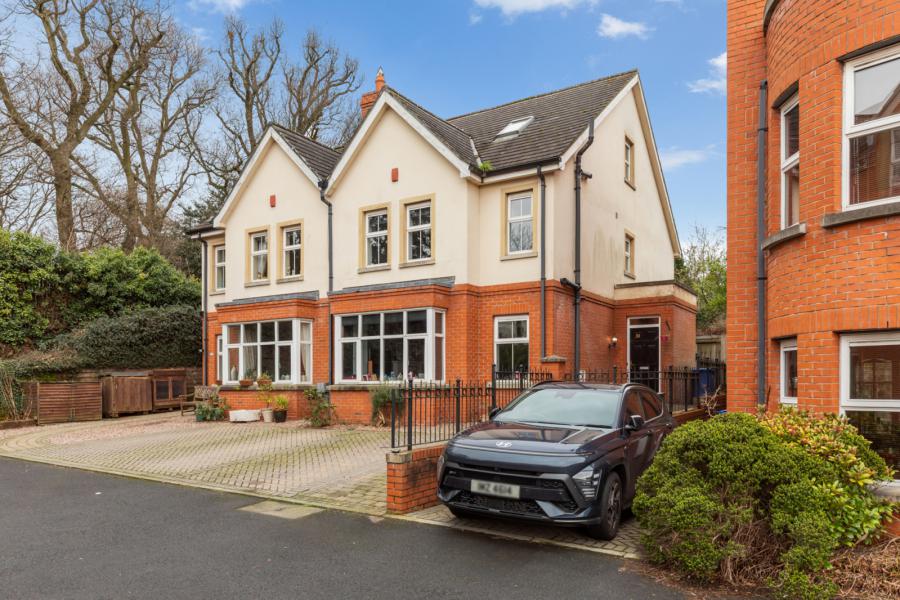 30 Fortwilliam Demesne