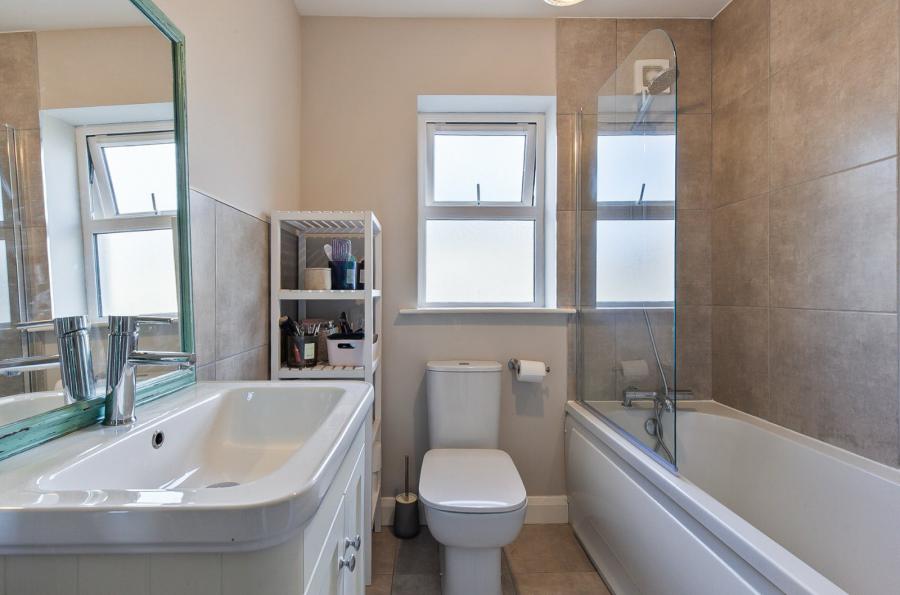 18 Ashbourne Manor Square