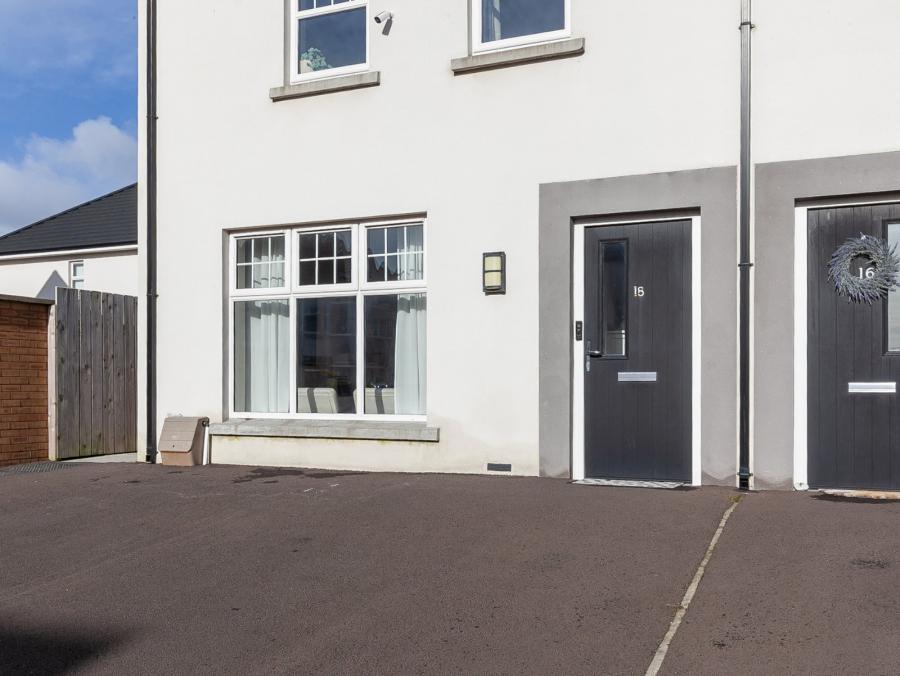 18 Ashbourne Manor Square