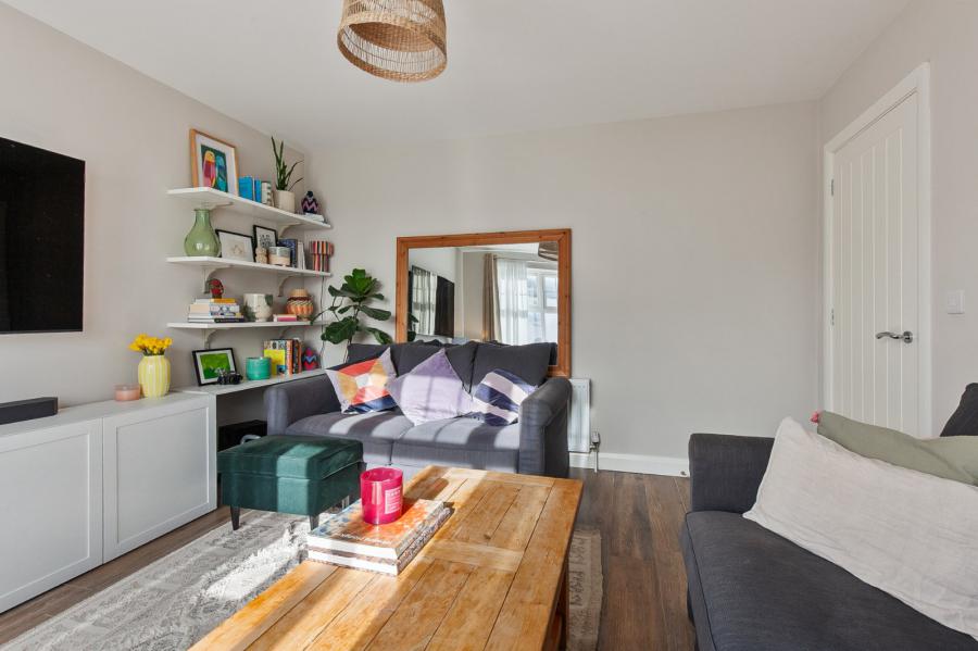 18 Ashbourne Manor Square