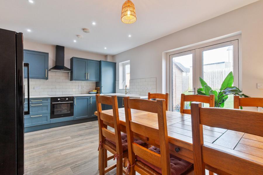 18 Ashbourne Manor Square