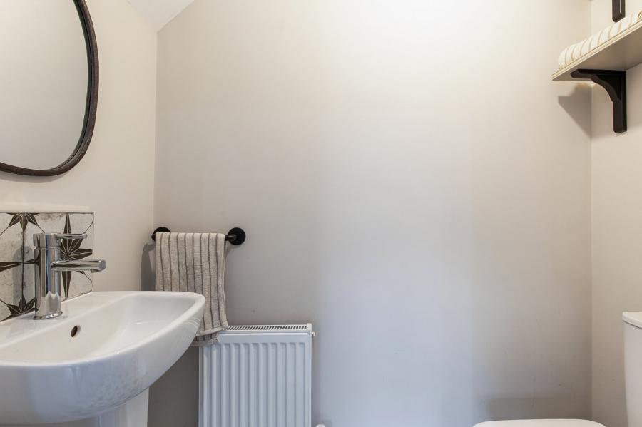 18 Ashbourne Manor Square