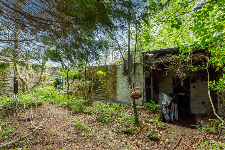 64 Old Manse Road