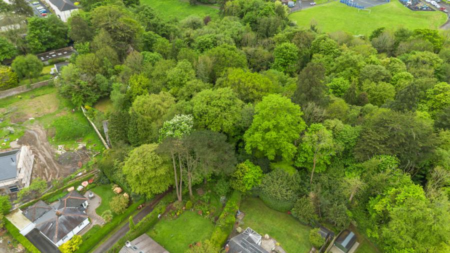 64 Old Manse Road