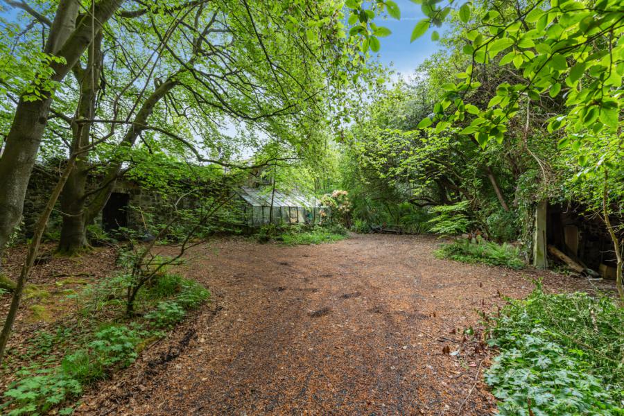 64 Old Manse Road