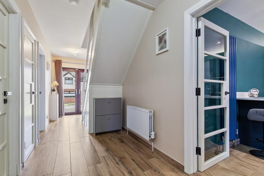 19 Lyndhurst Meadows