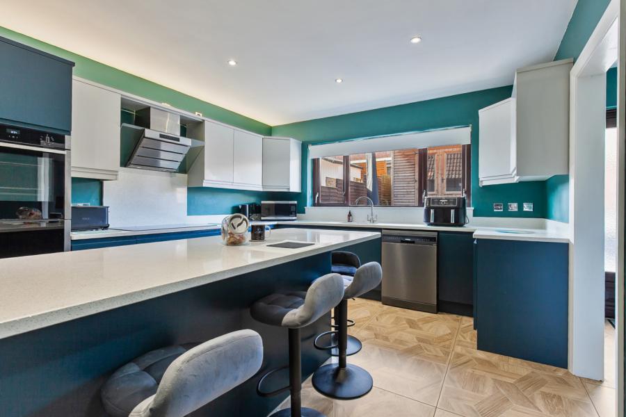 19 Lyndhurst Meadows