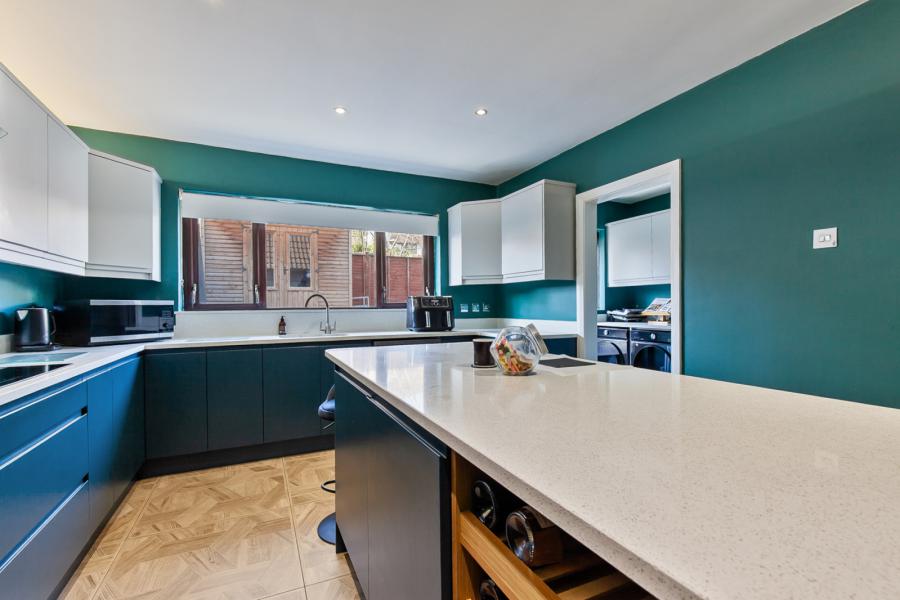 19 Lyndhurst Meadows