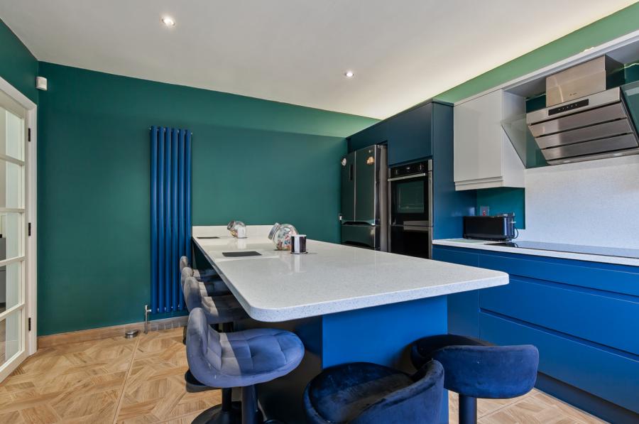 19 Lyndhurst Meadows