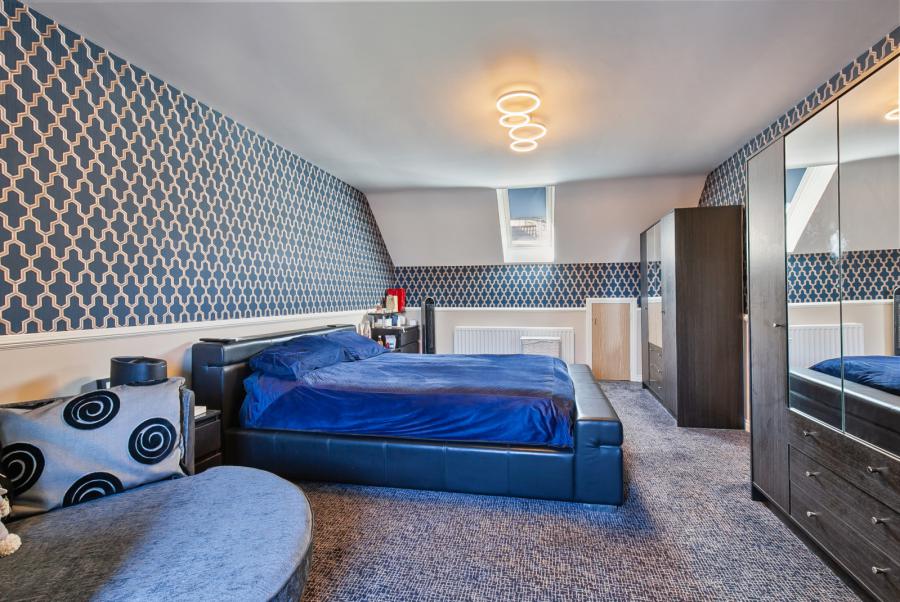 19 Lyndhurst Meadows